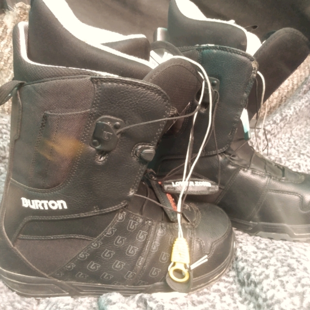 Burtons Men's Snow Boarding Boots